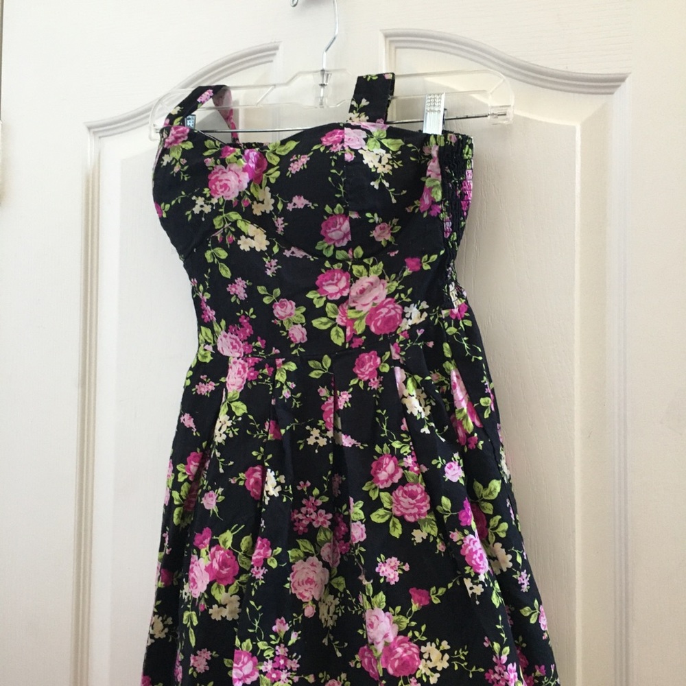 FINAL MARKDOWN Juniors’ no boundaries Retro-look Dress (M)